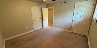 2 Bedroom, 1 Bath Condo Gallery 10