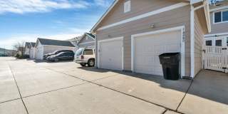 3BR Townhome Near DIA & Light Rail | New Carpet, Garage & Fenced Patio Gallery 27