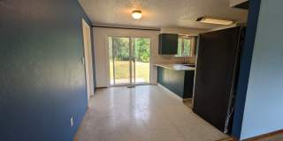 808 White Ave Gallery 28