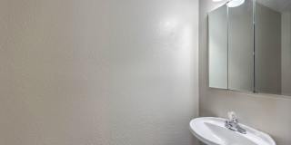 Huge one bedroom condo close community pool and tennis courts. Gallery 9