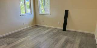 DOWNTOWN APARTMENT REDONE TO THE 10'S!!! Gallery 7