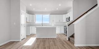 Luxury Townhome with Stunning Mountain Views | 4 Bed | 3.5 Bath Gallery 14