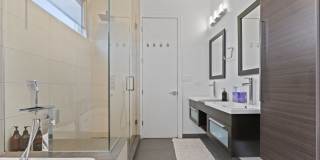 2437 W Jackson Boulevard Gallery 19