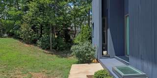 Spacious Pet-Friendly 4BR Home Near Downtown & UVA Gallery 3
