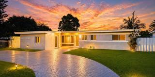 561 NE 172nd St Gallery 1