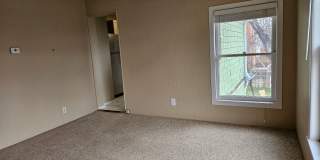 Highlands 1 Bedroom 1 Bath w/ Yard and Laundry! Gallery 15