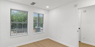 Room in 4 Bedroom Home at Fair St SW Gallery 4