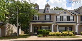 Beautiful 2BR/2.5 BA M'boro end unit townhome! Gallery 1