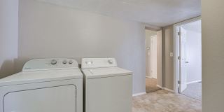 1317 South Pennsylvania Avenue | Springfield, MO 65807 COLLEGE PRE-LEASING – Fresh Interior Remodel – Walk to Campus Gallery 10