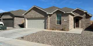 Recently REDUCED!  Beautiful 5 Bedroom Home in Desert Ridge Gallery 3