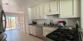 Beautiful 3BD/3BA Townhome in Carlsbad Gallery 15
