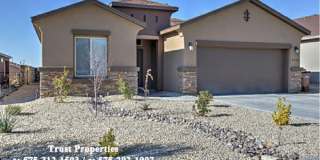 Almost new 4/2 off Del Rey Gallery 1