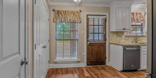 Charming 3 Bedroom 2 Bath House located in Central, La Gallery 7