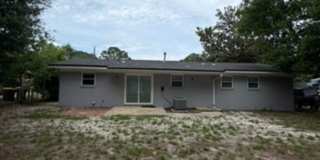 50% OFF FIRST MONTHS RENT -- UNFURNISHED, UPDATED 3B/1.5B Home in the Heart of Ft. Walton Beach Gallery 21