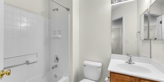 1114 N CLAREMONT Drive Gallery 20