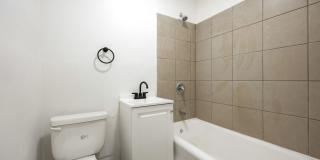 6751 S Jeffery Apartments Gallery 24