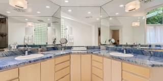 One of a Kind 3 BDR in west Boulder - Live in a Piece of Art Gallery 21