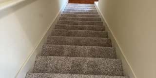 Tri level 2 bed, 2.5 bath Condo! Lakeridge School District. Gallery 14