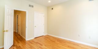 2134 Sears Street Gallery 11