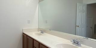 Adorable 3 Bedroom 3 Bath in Preston Green Gallery 24