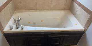 Luxurious and Spacious 3 Bedroom Home in Mustang School District Gallery 11