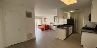 1525 North Kenmore Avenue Gallery 1