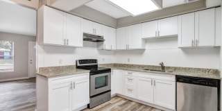 Large 3bdrm/2bath Home with garage & carport ** Lots of room** $2200.00** Gallery 10