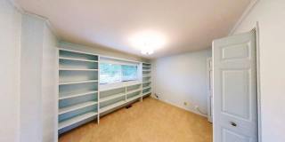 Beautiful Home with 4 Bedrooms and 2 Bathrooms Available in September! Gallery 12