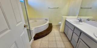 Charming home in a desirable Henderson neighborhood Gallery 22