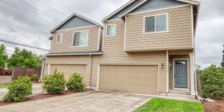 3 Bedroom/2.5 Bath With Fenced Backyard, W/D Included, and AC! 3 Bedroom/2.5 Bath With Fenced Backyard, W/D Included, and AC! Gallery 28