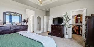 Beautiful 4 bedroom home with Solar Panels Gallery 30