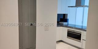 700 NE 26 Gallery 36