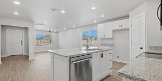 Available May 29 | $2,550 – Hampton Hills Living Near Stargate Gallery 11