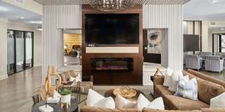 400 Belmont Gallery 16