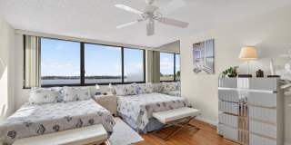 8200 Lakeshore Drive unit: 5070 Gallery 40