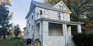FOR RENT- 824 Logan Ave *PETS OK* *BUILD YOUR CREDIT* MOVE IN PROMO~~ SEC 8 ACCEPTED Gallery 1