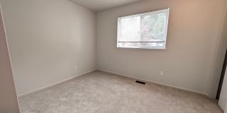 North Bothell 3 bdrm Townhome with private fenced yard Gallery 13