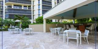 **PARK SHORE BEAUTY WALK TO VENETIAN VILLAGE ** ESPLANADE** NICE AMENITIES ** 2 BEDROOM CONDO ON THE BEACH ** Gallery 54