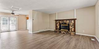 Near Downtown Castle Rock location with No HOA and HUGE YARD Near Downtown Castle Rock location with No HOA and HUGE YARD Gallery 5
