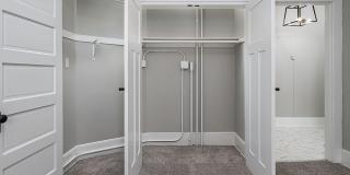 Elegant Renovation! HUGE 1 Bed 1 Bath Available Now! Gallery 33