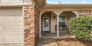 Charming 3 bedroom, 2 bathroom single-family home in Cleburne offering about 1,500 square feet of comfortable living space, just a short drive from historic downtown, local parks, and everyday conveniences. Gallery 1