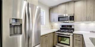 FURNISHED OPTIONAL 2 BEDROOM REMODELED CONDO ON 1ST FLOOR! Gallery 10