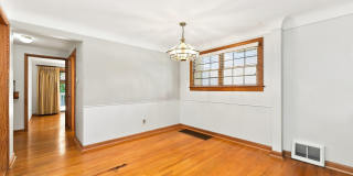 3-Bedroom, 2 Bath Single Family for Rent in Cincinnati, OH | Attached Garage & Nice Large yard Gallery 5