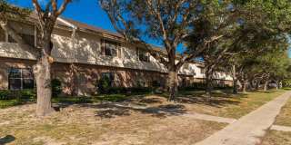 Ridgeway Townhomes on Burnham Drive Gallery 53