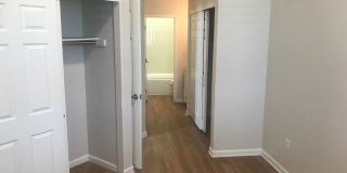 Fantastic 2nd floor condo - 2 bedroom, 2 bath, 1 car garage! Gallery 8