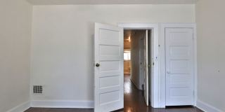 Central Campus - LARGE 4 Bedroom House with off-street parking Gallery 16