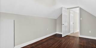 4 Bedroom, 1.5 Bath house in Shelby Park, Fenced, Off-street Parking, Pets OKAY! Gallery 14