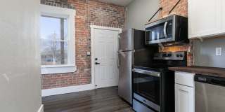 806 South Avenue Gallery 7