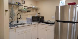 Modern Studio Oasis in Castro Valley Gallery 1
