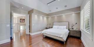 520 N Parkway Gallery 19